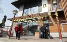 Кримчани залишились без гамбургерів - McDonald's призупинив роботу на півострові (фото)