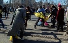 У Сєвєродонецьку під час флешмобу побили прихильників єдності України - ЗМІ