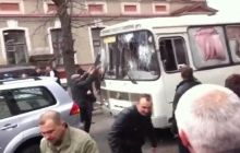 Міліція розслідуватиме напад проросійських активістів на автобус з бійцями ВВ у Харкові