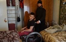 Братия Успенской Киево-Печерской лавры оказала помощь людям с ограниченными возможностями