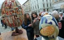 Фестиваль писанок в Софии Киевской: уникальные арт-объекты под открытым небом (фоторепортаж)