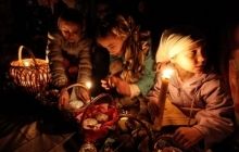 Яценюк привітав Україну з Великоднем