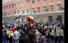 У Харкові - масова бійка футбольних ультрас з молодиками з георгіївськими стрічками