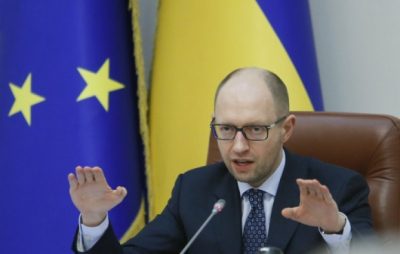 Яценюк пообещал закрепить специальный статус для русского языка