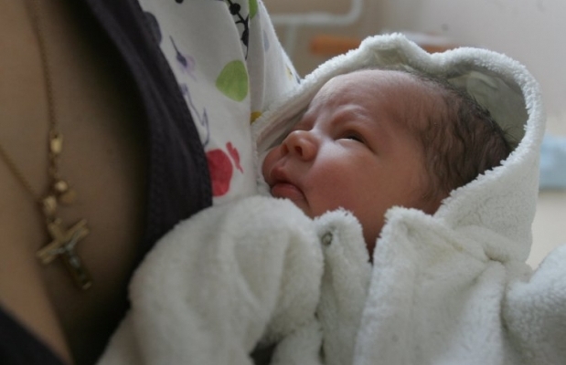 Новорожденный младенец, родившийся в одном из Киевских роддомов / Фото: УНИАН