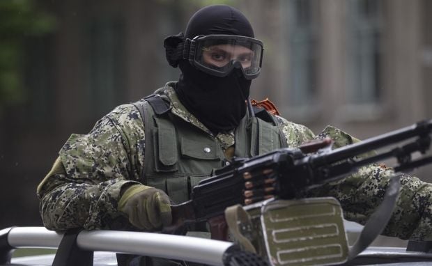 В Славянске боевики обстреляли украинских военных / REUTERS