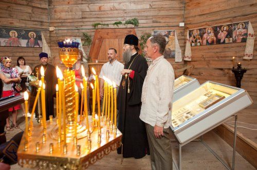 На Хортиці відкрилася єдина в Україні виставка натільних хрестів (фоторепортаж)
