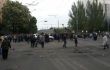 У Маріуполі сепаратисти почали будувати барикади на дорогах