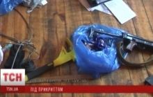 Под Киевом неизвестные с оружием, символикой ПС и георгиевскими лентами захватили базу отдыха