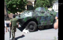 До Маріуполя терористи пригнали БРДМ, бойовики з автоматами пересуваються центром