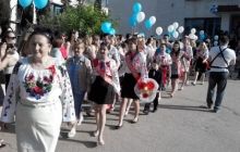 В Севастополе выпускники на последний звонок пришли в вышиванках