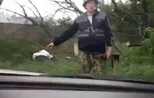Опубліковано відео, як на блокпостах під Донецьком орудують озброєні кадирівці