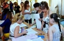 В Киеве ряд избирательных участков продолжил работу из-за высокой явки