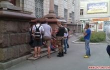 В Житомирі озброєні люди взяли в заручники представників Правого сектора - ЗМІ