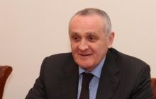 Президент Абхазии заявил, что подает в отставку