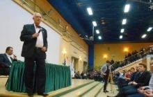 Putin supporter in EP calls migrants human garbage