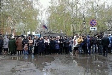 Жителів Слов'янська кличуть у центр міста записувати відео для Путіна і ставати живим щитом