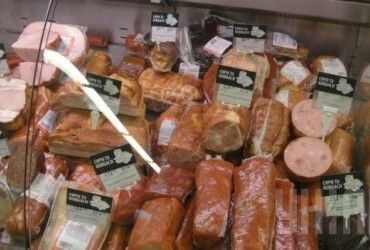 Названо канцерогенні продукти, які багато хто їсть кожен день