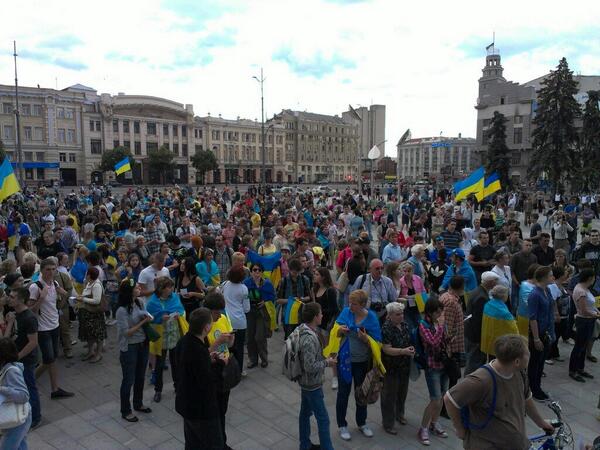 У Харкові на віче прийшло понад тисячу людей / dozor.kharkov.ua У Харкові на віче прийшло понад тисячу людей / dozor.kharkov.ua