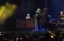 Во Львове 40-тысячный стадион подпевал Вакарчуку под дождем