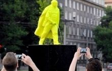 В Кракове поставили памятник "писающему Ленину"
