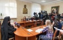 Церковь начинает телефонную линию духовной поддержки