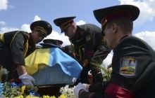 Правительство обещает жилье семьям погибших военных