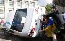 Мародери викрали деталі з розтрощених у Києві автомобілів російських дипломатів - ЗМІ