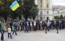 Акция протеста под Лаврой проходит без нарушений - милиция