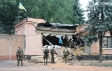 В Артемовске террористы на танках пытались захватить военную базу