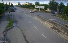 По улицам Луганска ездят танки (фото)