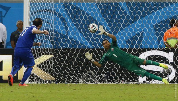 Голкипер Коста-Рики Кейлор Навас в матче 1/8 финала с Грецией. Фото: REUTERS