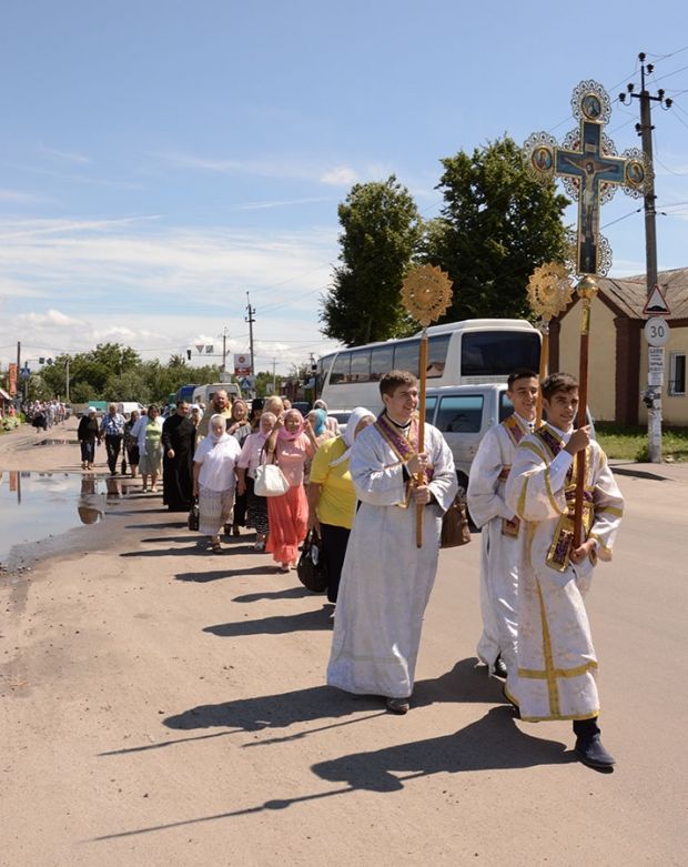 Під Києвом відбувся хресний хід з іконою Божої Матері «Призри на смирення» Під Києвом відбувся хресний хід з іконою Божої Матері «Призри на смирення»