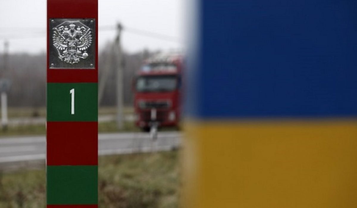 Лукашенко поручил полностью перекрыть границу с Украиной