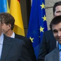 Klimkin, Lavrov discuss further release of Ukrainian hostages