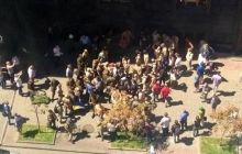 СМИ: Под Радой произошла драка - майдановцы загоняли на работу депутата