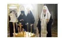 Патриарх Кирилл вознес молитву о упокоении души новопреставленного митрополита Киевского Владимира