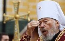 Порошенко попрощался с митрополитом Владимиром в Киево-Печерской Лавре