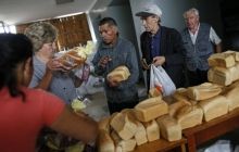 Рятувальники доставили мешканцям Слов`янська продукти харчування та питну воду
