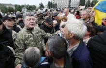 Терористи не зможуть завоювати серця жителів Донбасу - Порошенко