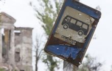 Звільнена від терористів Семенівка: зруйновані будинки, ями від снарядів та спалені авто