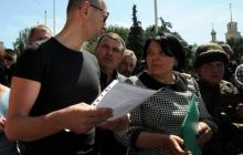 Яценюк: Жителі Донбасу мають право на помилку, але ми не повинні залишати їх у біді