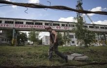 Рятувальникам на місці падіння малайзійського «Боїнга» в Донецькій області допомагають шахтарі