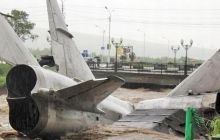 В Магадане 2 самолета смыло в реку
