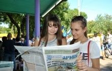 У звільнених українських містах роздають військову газету