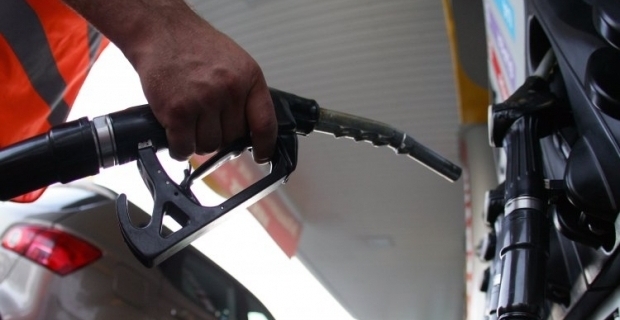 Многие месяцы «Укргазвыдобування» отгружала бензин «шотланцам» и «панамцам» / Фото УНИАН