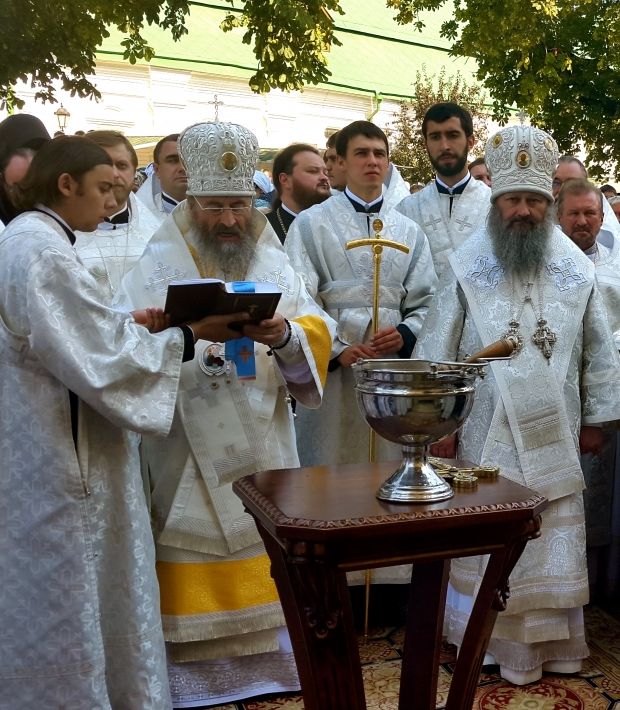 На дзвіницю Києво-Печерської лаври встановили 7-тонний дзвін (фото , відео)