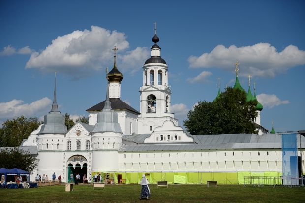 На урочистостях на честь 700-річчя Толзького монастиря молилися про мир в Україні На урочистостях на честь 700-річчя Толзького монастиря молилися про мир в Україні