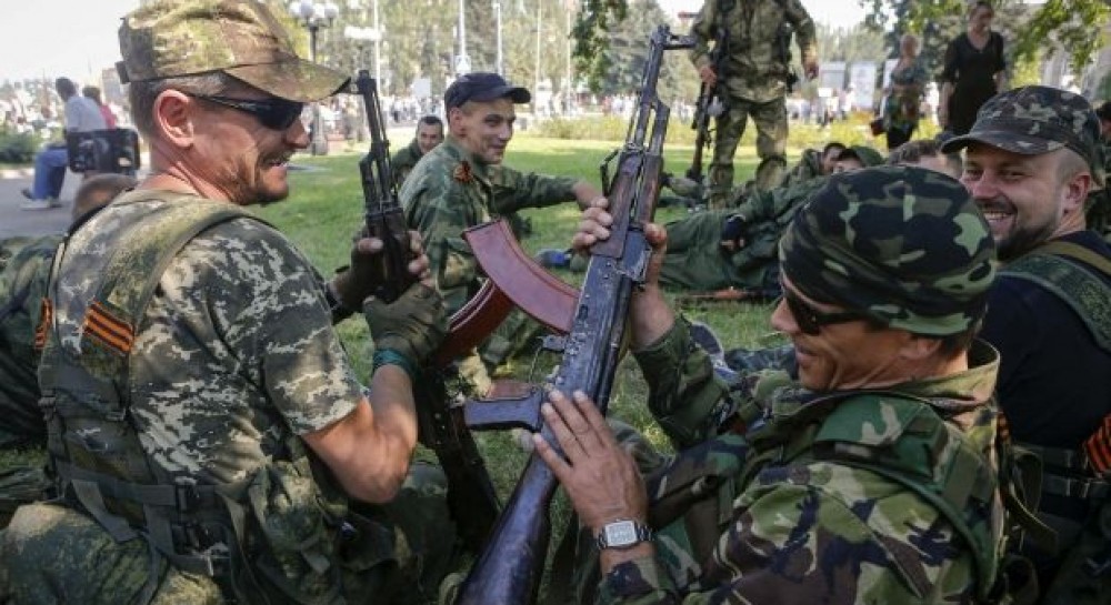 РФ перебрасывает армию в Донецк, заменяя ее в других районах на отряды местных боевиков  УНИАН