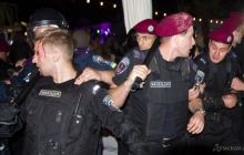 В Одесі міліція кийками "втихомирила" евромайданівців, які намагалися зірвати концерт Ані Лорак